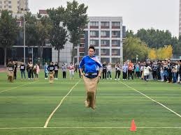 17场5球10助！巴萨17岁巨星炸裂了：1V5送绝妙助攻，创造25年历史